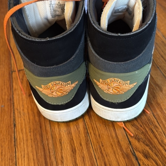 Air Jordan 1 MID SE Craft in Anthracite Olive - Picture 4 of 7